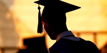 Rising costs of school graduations put parents under pressure