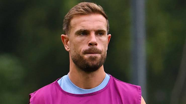 Henderson rejoins England’s World Cup squad after surgery on broken arm
