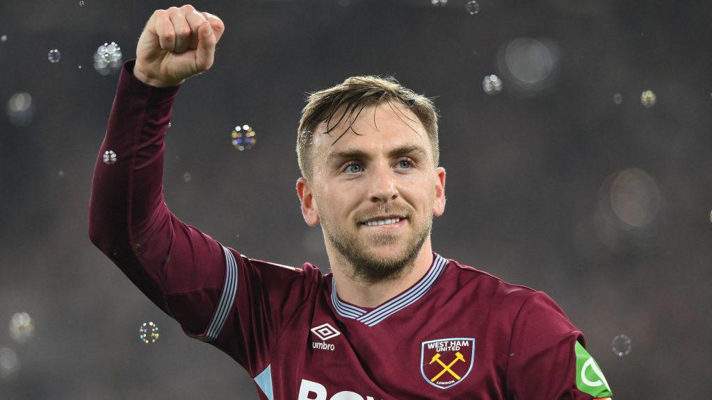 West Ham captain Bowen commits to club despite relegation battle