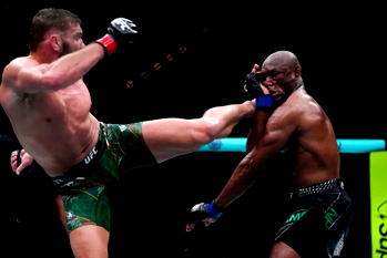 UFC: Kamaru Usman loses title rematch to S/Africa’s Du Plessis