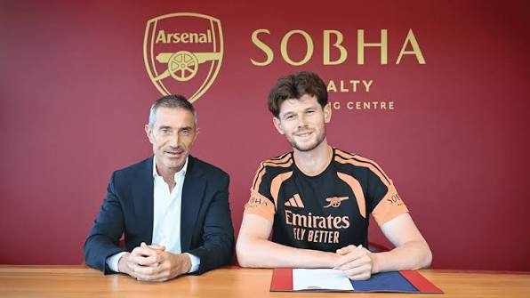 Arsenal sign former Leeds goalkeeper Illan Meslier on free transfer