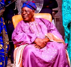 Osun monarch endorses Adeleke for second term, dumps ADC’s Salaam