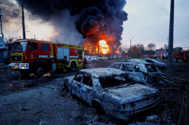 Casualties rise to 16 as Ukrainian and Russian attacks escalate