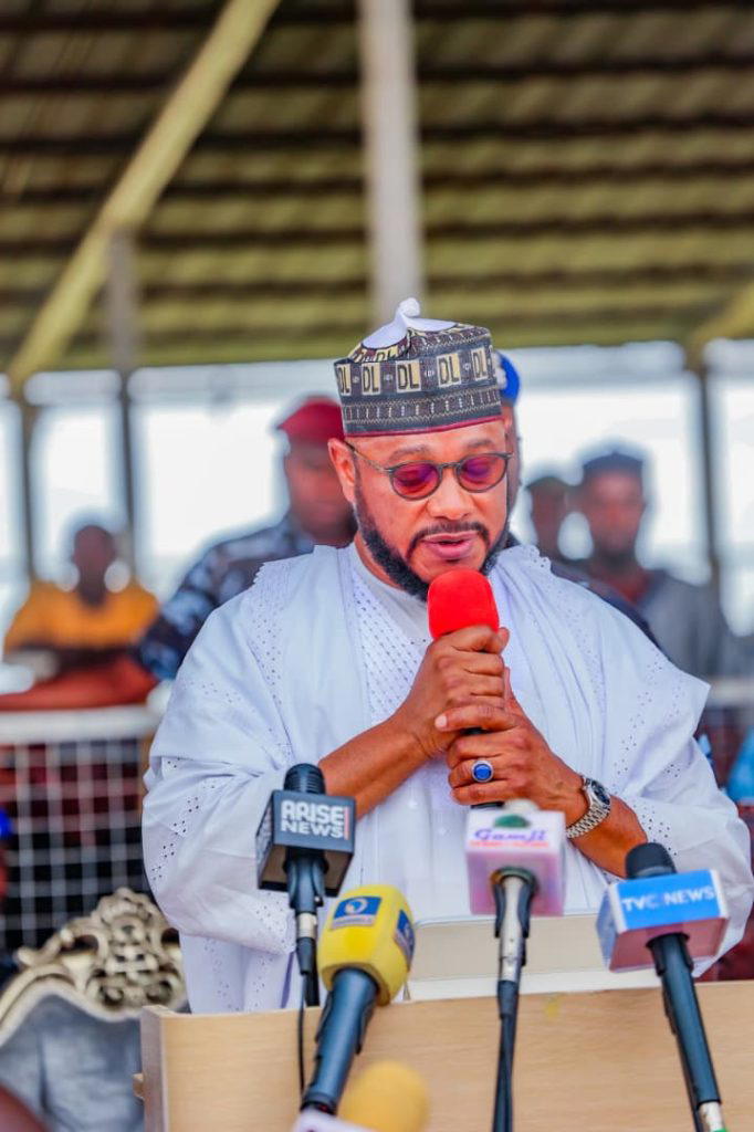 Governor Lawal distributes 72,000 bags of fertiliser, farm inputs to Zamfara farmers