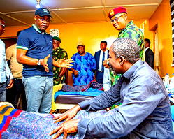 Photos: Makinde meets rescued Oriire victims at military hospital