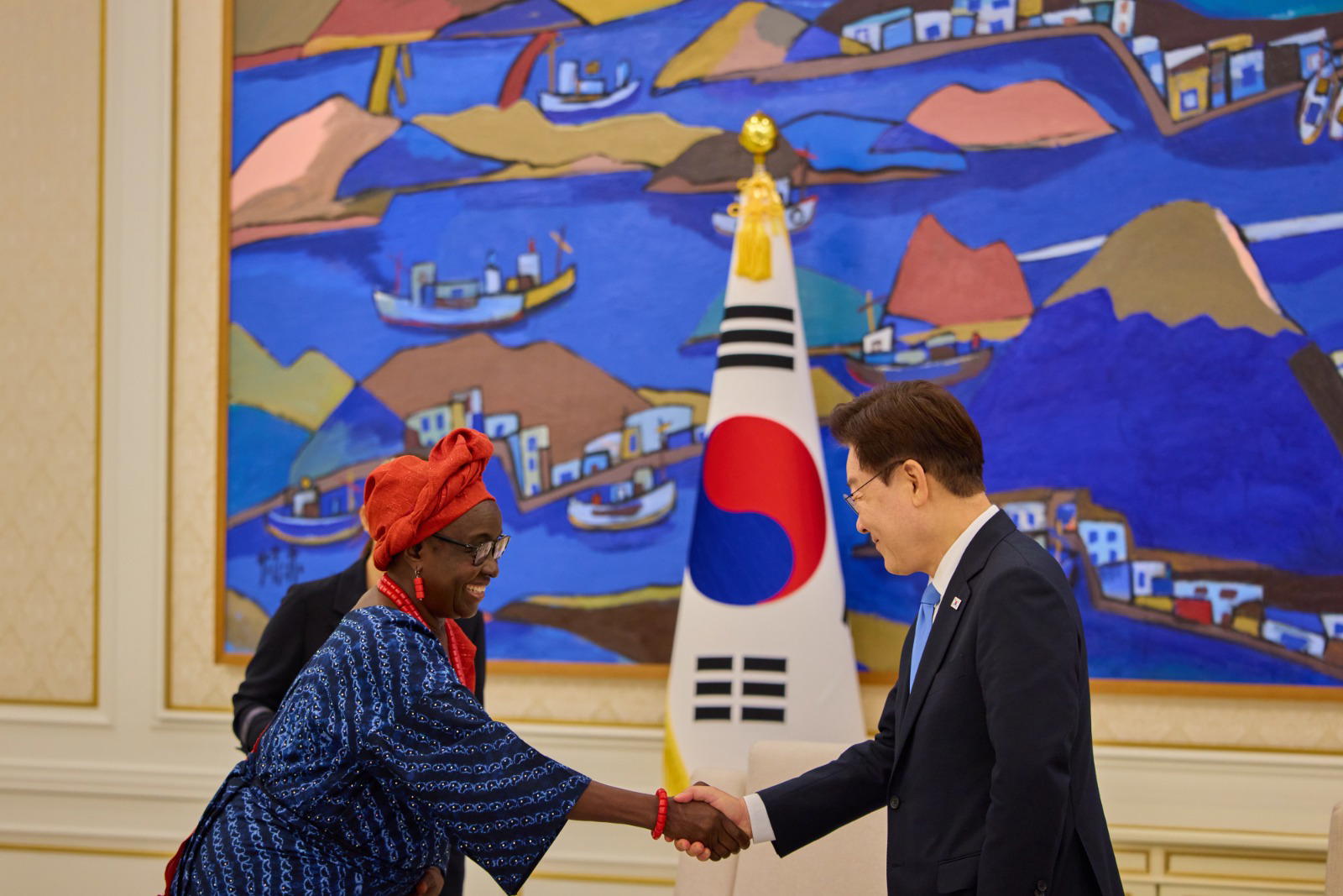 South Korean President receives Daduut as Nigeria’s Ambassador