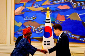 South Korean President receives Daduut as Nigeria’s Ambassador