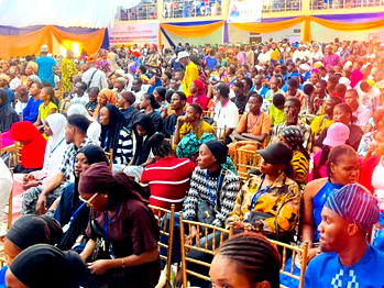 Senator Adeola awards scholarships, bursaries to 5,312 Ogun students