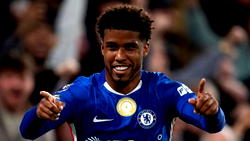 Man Utd agree £50m deal to sign Chelsea midfielder Andrey Santos