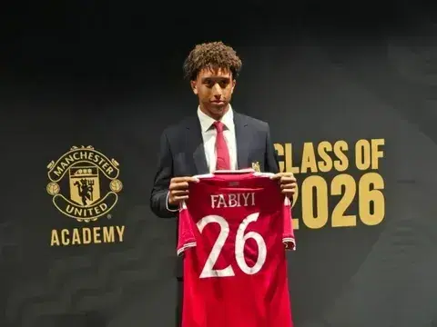 Nigerian defender Idris Fabiyi joins Manchester United after eligibility confirmation