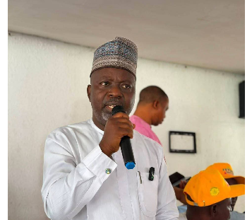 Akinleye urges artisans to support Adeleke’s re-election