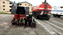Lagos: Troops arrest 6 illegal bunkering suspects at Orile