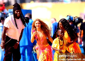 Video: Burna Boy, Shakira perform ‘Dai Dai’ at World Cup half-time show