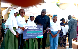 Bricks Mursten Mattoni awards scholarships to seven girls, champions girl-child education