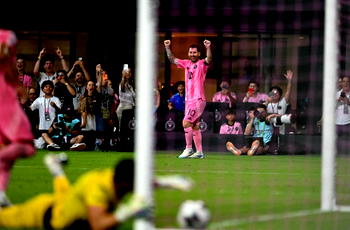 Messi scores twice to set Leagues Cup record in Miami victory