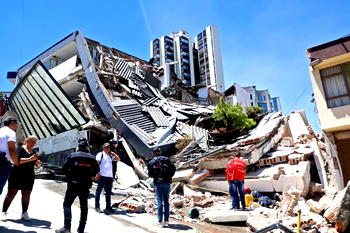 Colombia earthquake death toll jumps to 111; president declares emergency