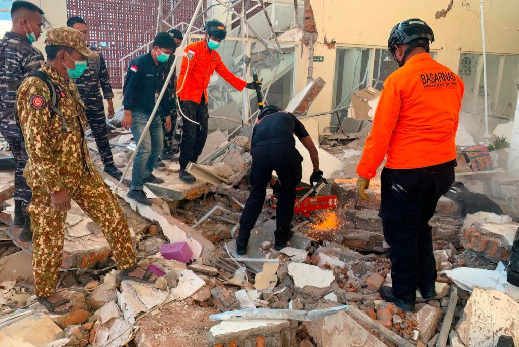 Powerful earthquake off Indonesia kills 20, sparks mass evacuations