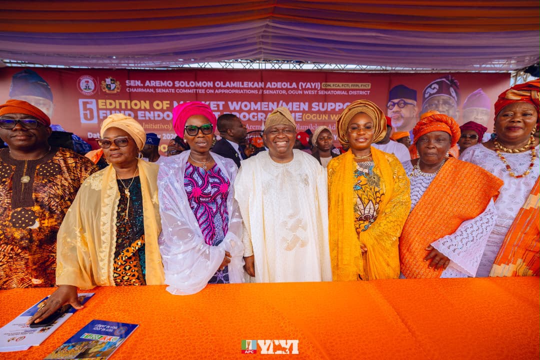Empowerment: Senator Adeola disburses N750 million to 10,000 Ogun traders