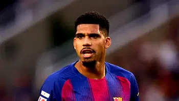 Liverpool set to sign Barcelona captain Araújo on loan