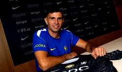 Chelsea sign goalkeeper Emiliano Martinez from Aston Villa