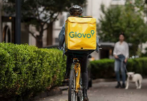 Online shopping: Glovo cuts search stress with AI chat