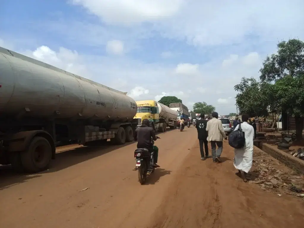 Insecurity: Protesters block Mokwa-Bida highway over persistent banditry