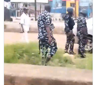 Osun Election: Panic in Modakeke as alleged policemen cart away materials