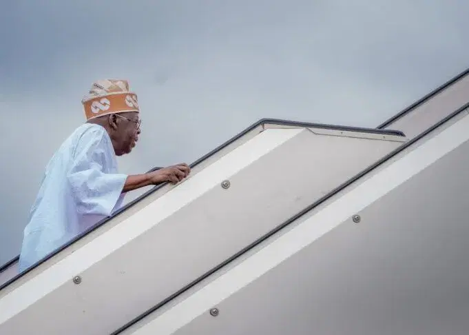 Tinubu s'envole pour un congé européen de 3 semaines