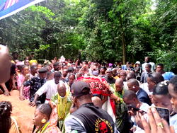 Photos: Ecstasy as Arugba leads procession to Osun grove
