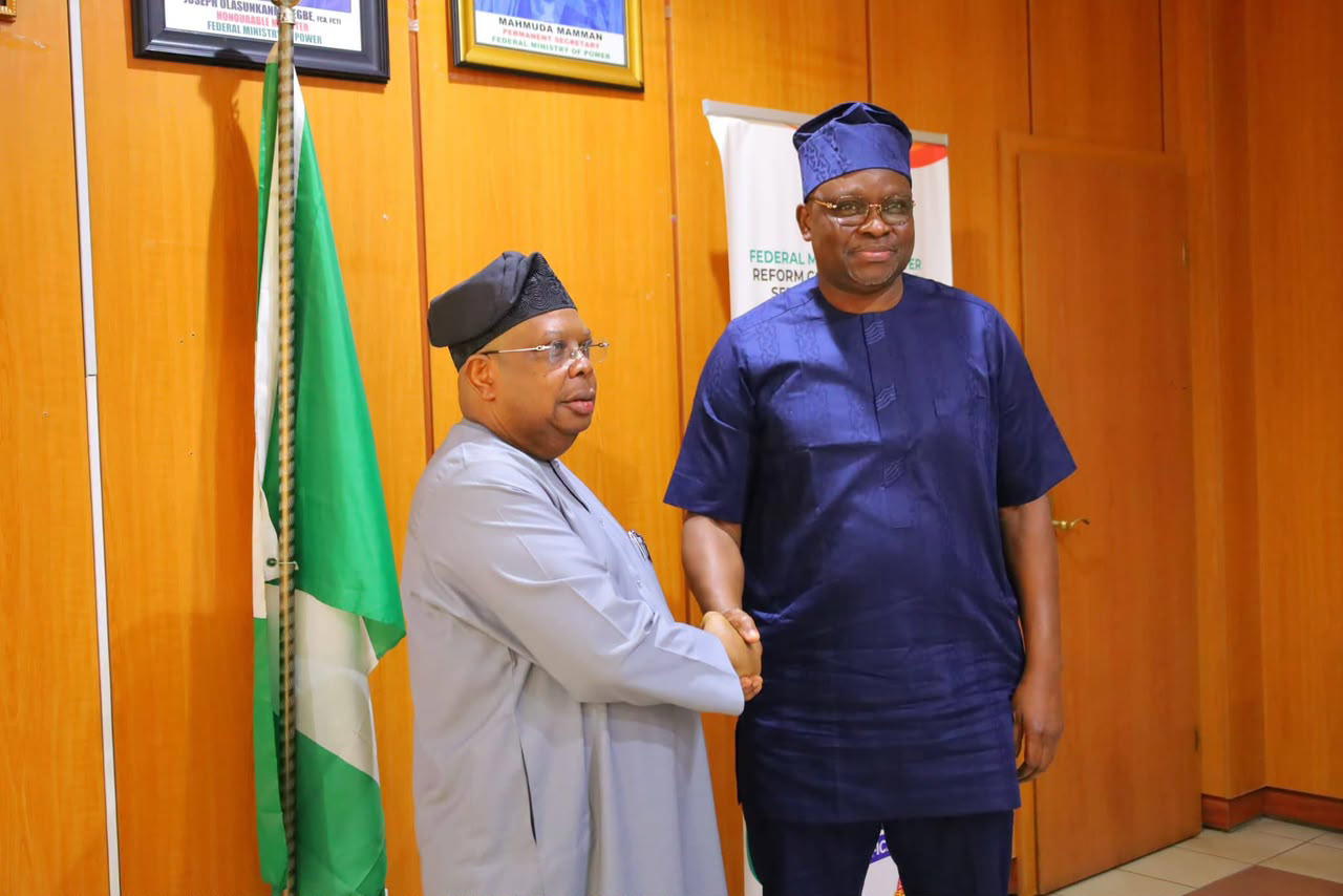 Power minister inaugurates Fayose as REA chairman