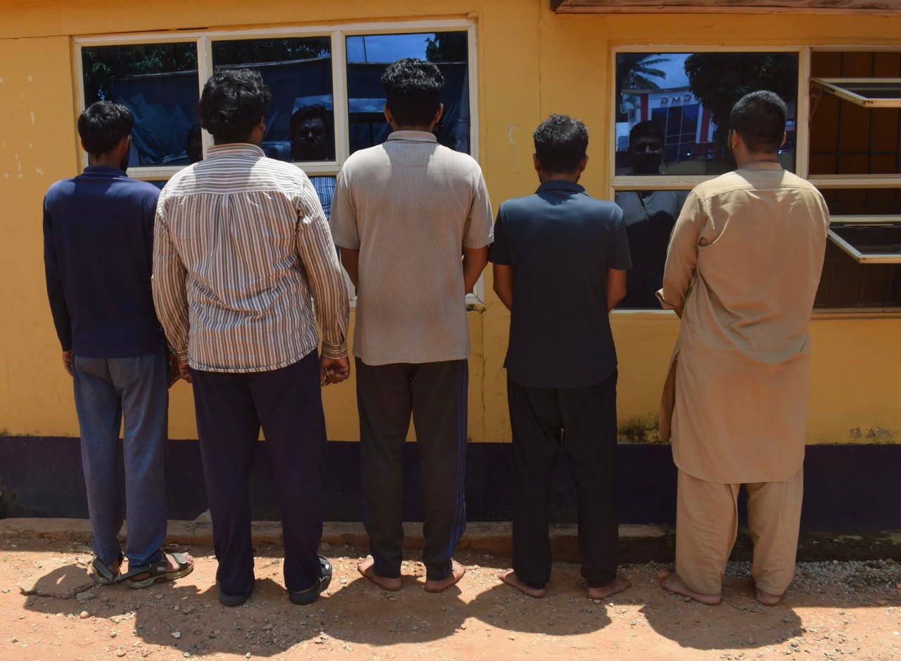 Police arrest five Pakistanis in Benue, recover 35 phones
