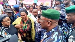 Photos: Osun First Lady leads protest over alleged voter intimidation