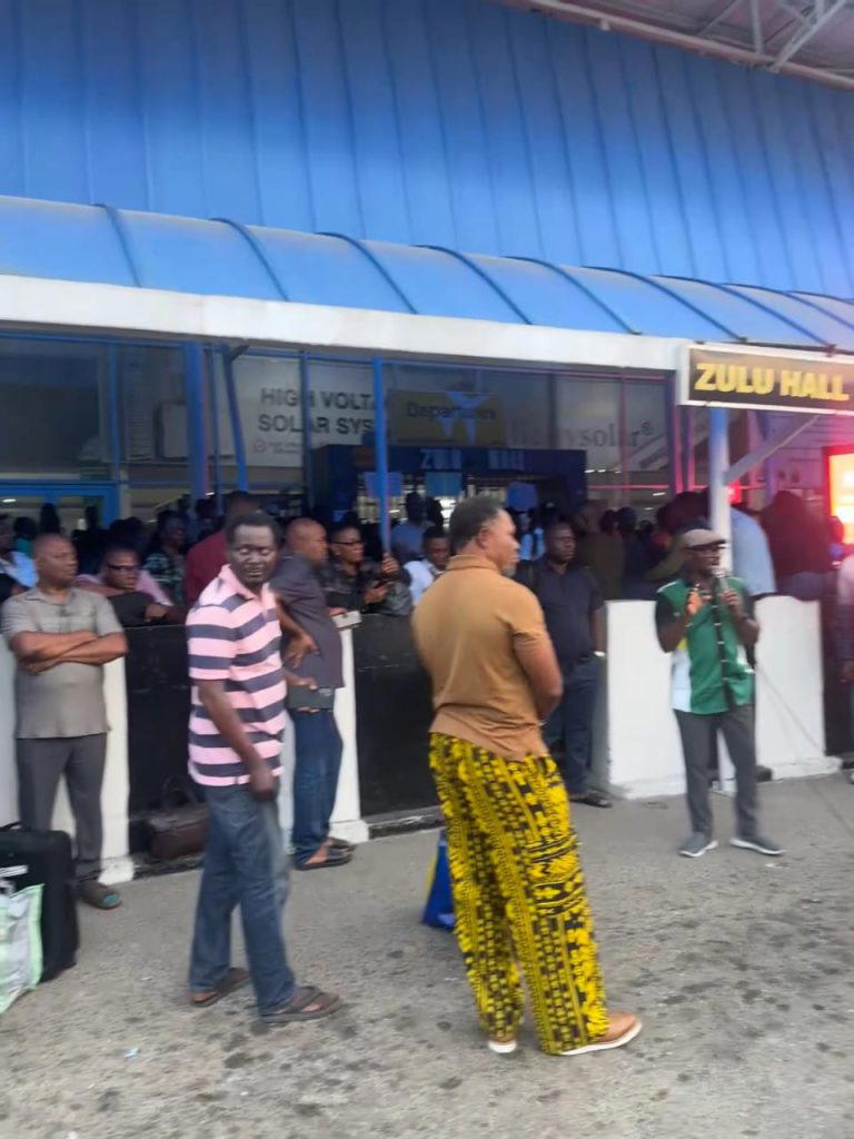 TSC ROW: Unions disrupt Air Peace operations, strand passengers