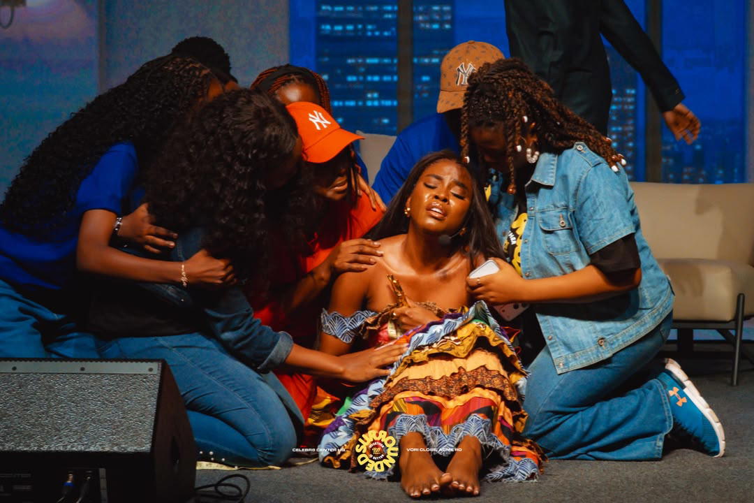 Nehita Ofure leads emotional stage play ‘Surrounded’ at BFF festival
