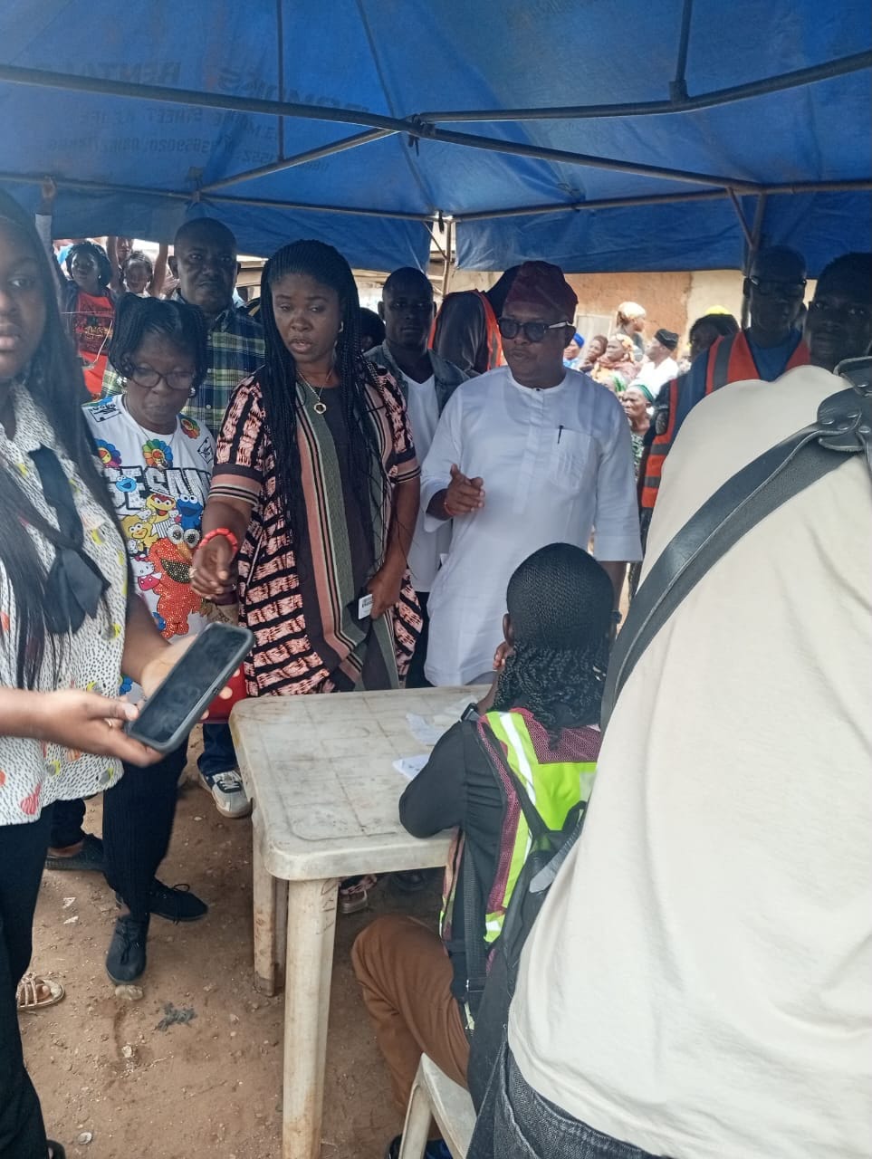 Osun election: APC deputy gov candidate, Adereti,wife vote, commend BVAS, turnout