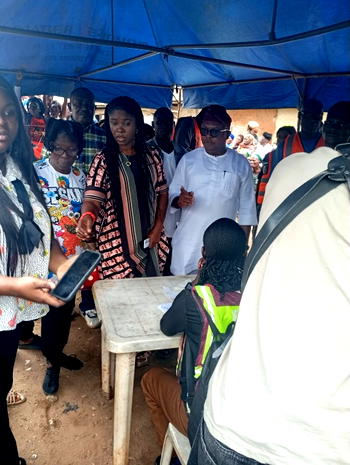 Osun election: APC deputy gov candidate, Adereti,wife vote, commend BVAS, turnout