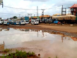 Photos: Motorists trapped in Benin-Agbor-Asaba gridlock for days