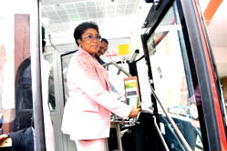 FG launches 100 electric buses for federal civil servants