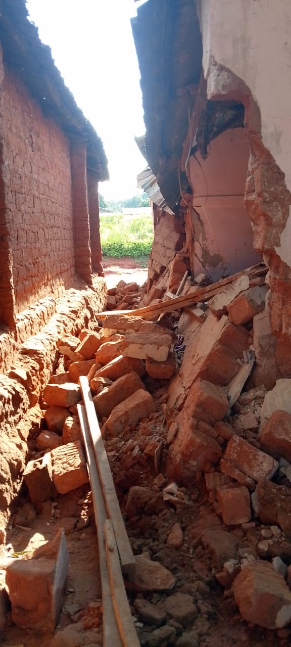 Un mort et trois blessés lors de l'effondrement d'un bâtiment de 30 ans à Lafia