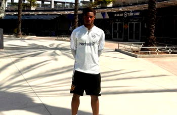 Barry Ogbolu joins LA Galaxy Academy