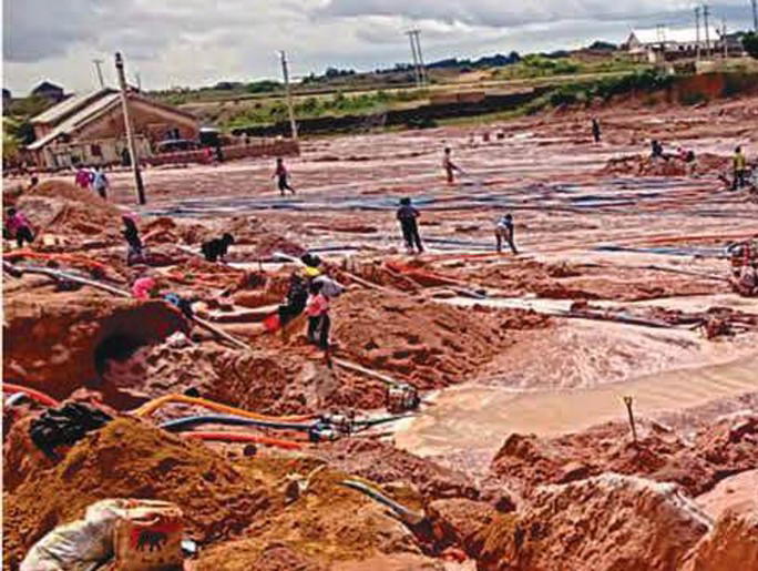Sept Mineurs Tués Dans L'effondrement D'une Mine Dans L'état De Plateau
