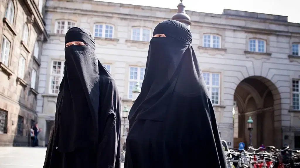 9 popular countries Nigerians travel to where you cannot cover your face in public