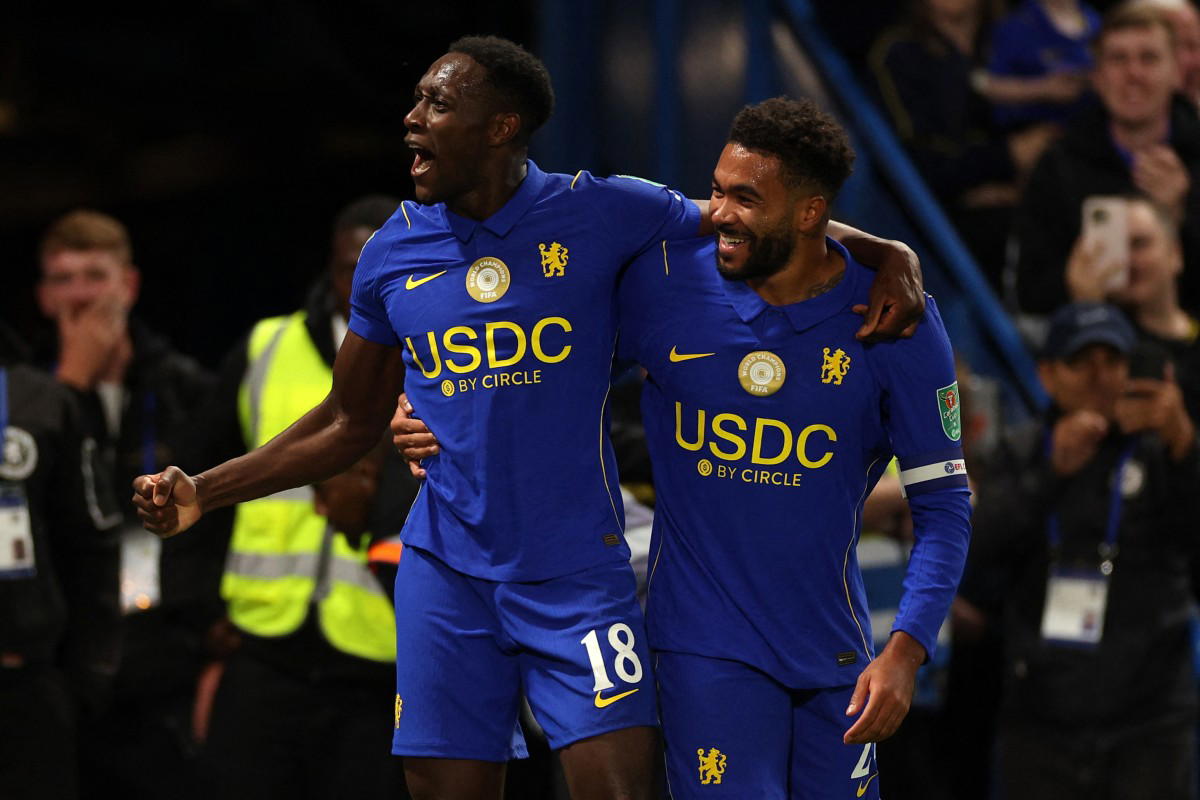 Chelsea fight back from 2-0 down to beat Leeds 6-3