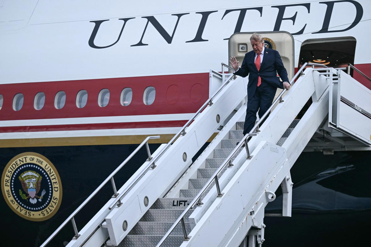 Trump arrives in Ireland for golf tournament, PM talks - Vanguard News