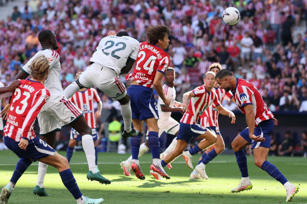 Atletico Madrid beat 10-man Real Madrid 2-1 in derby