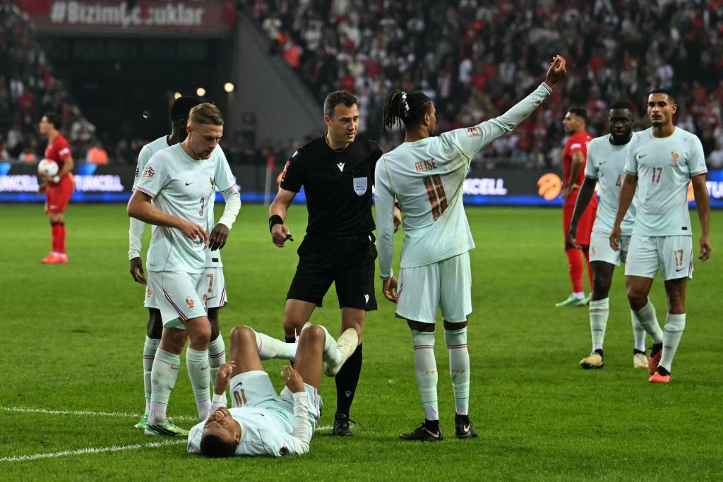 Mbappe injured as Zidane wins on France debut, Italy lose on Mancini return