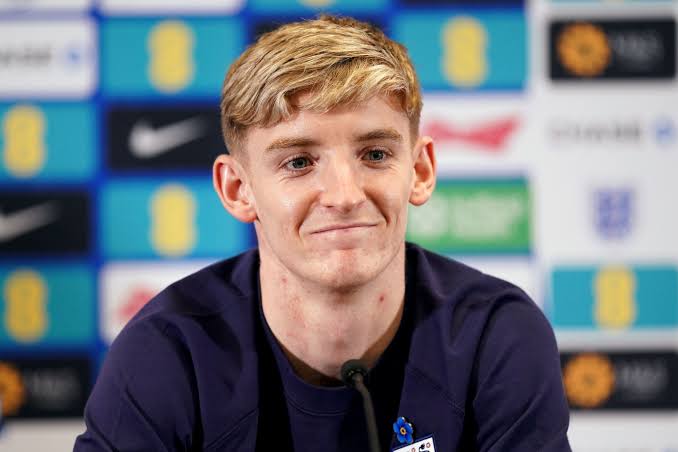 Gordon: England must stop trying to copy Spain