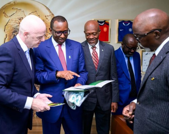 ‎‎Infantino commends Nigeria delegation to FIFA House, vows to support football devt in country