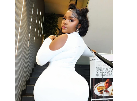 I’m a pure gold digger, I don’t mind— Spicysophiee