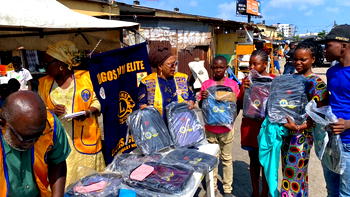 Int’l Literacy Day: Lagos Ikoyi Elite Lions Club donates schoolbags to students